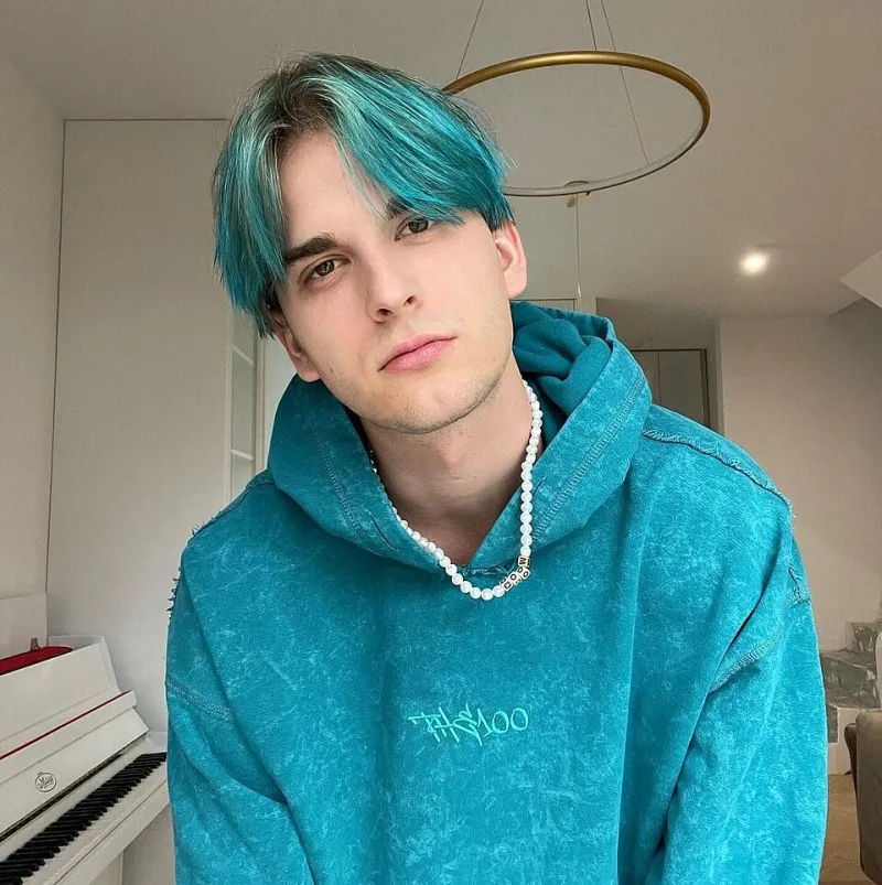 No Label, No Problem: How Bedroom Producers Are Flipping Social Media Into Full-Blown Careers